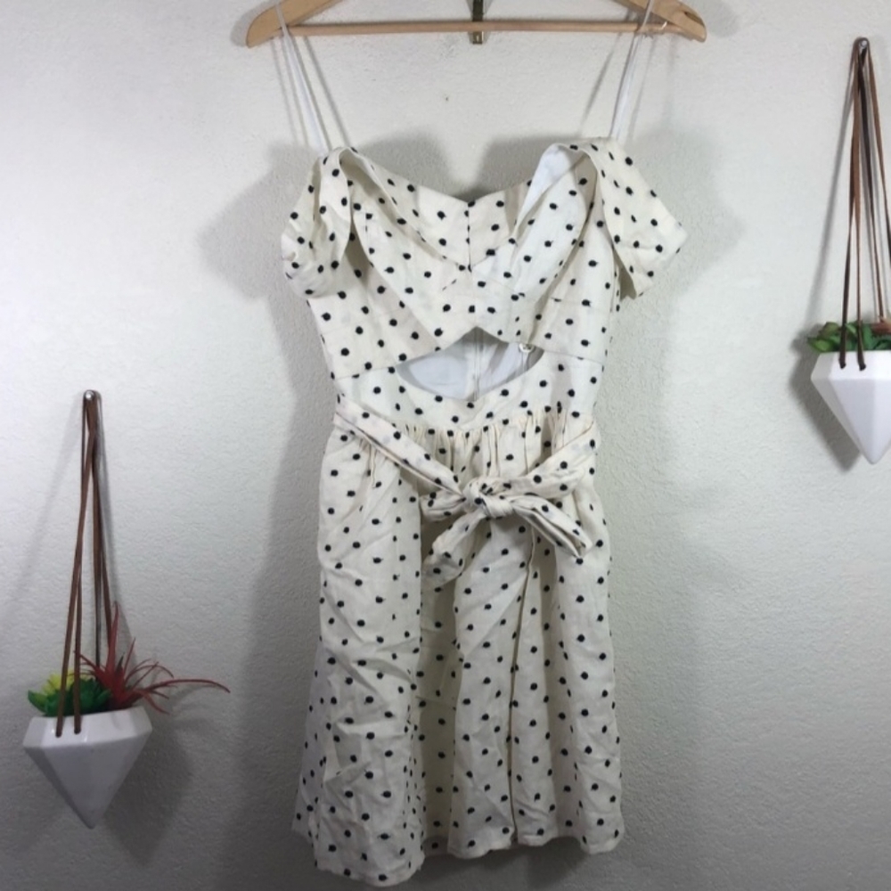 Wafy Capri Knot Cutout Minidress Size large NWT - Picture 3 of 6